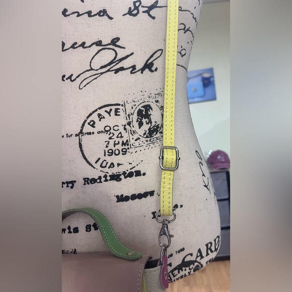 Colorblock Crossbody in 💯% Italian Leather - Picture 13 of 16